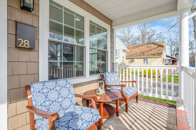 28 Vanderbilt Avenue, Babylon, NY 11702