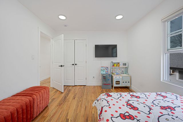 28 Vanderbilt Avenue, Babylon, NY 11702