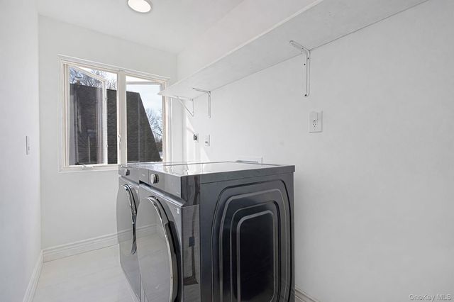 28 Vanderbilt Avenue, Babylon, NY 11702