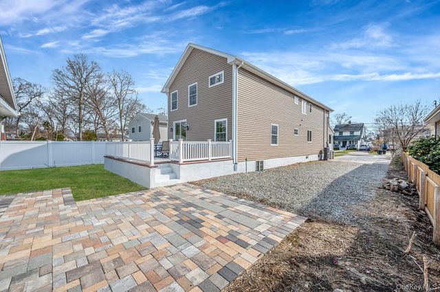 28 Vanderbilt Avenue, Babylon, NY 11702