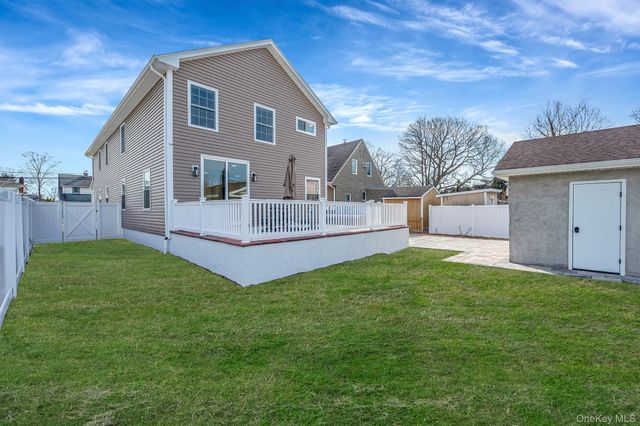 28 Vanderbilt Avenue, Babylon, NY 11702