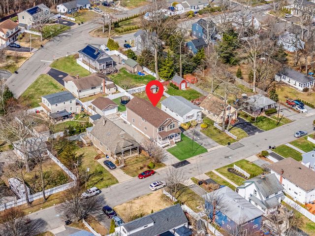 28 Vanderbilt Avenue, Babylon, NY 11702