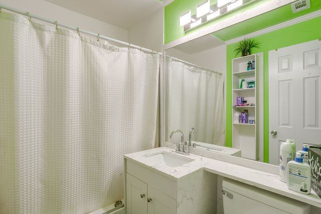 702 Lombardy Lane, Arlington, TX 76013