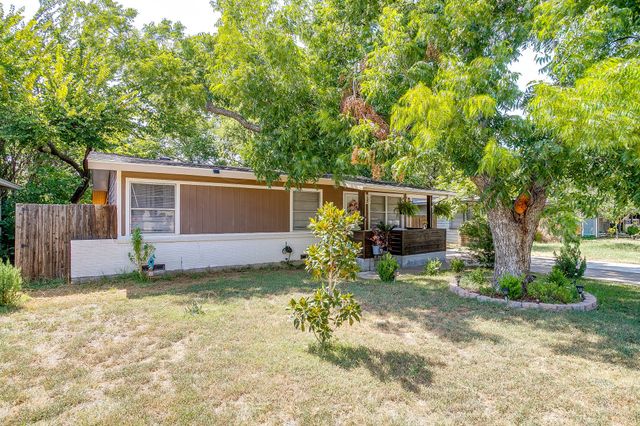 702 Lombardy Lane, Arlington, TX 76013