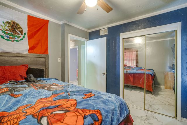 702 Lombardy Lane, Arlington, TX 76013