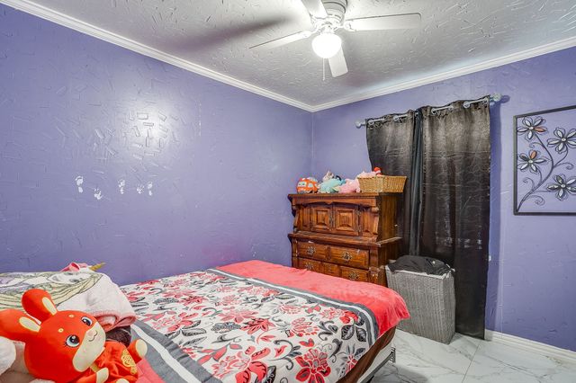 702 Lombardy Lane, Arlington, TX 76013