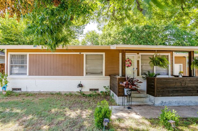 702 Lombardy Lane, Arlington, TX 76013
