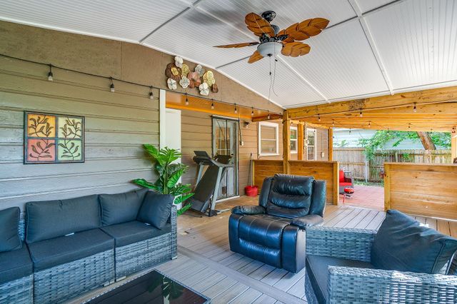 702 Lombardy Lane, Arlington, TX 76013