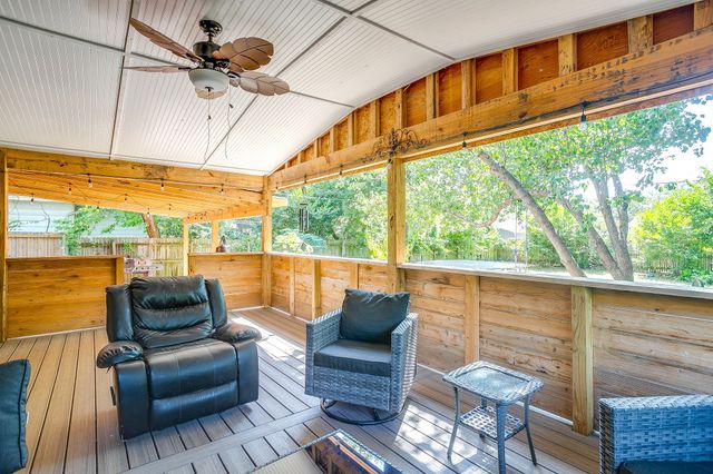 702 Lombardy Lane, Arlington, TX 76013