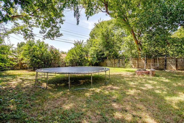 702 Lombardy Lane, Arlington, TX 76013