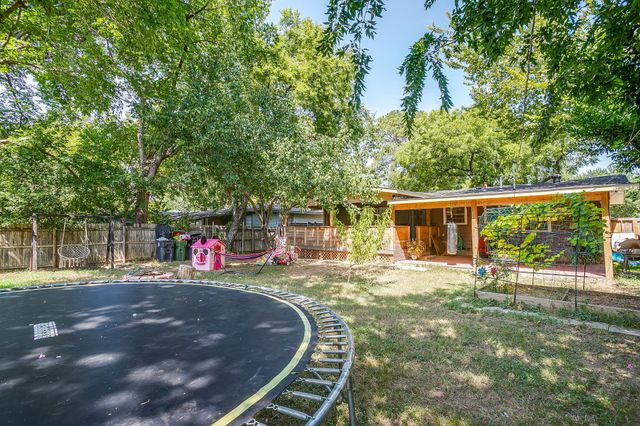 702 Lombardy Lane, Arlington, TX 76013