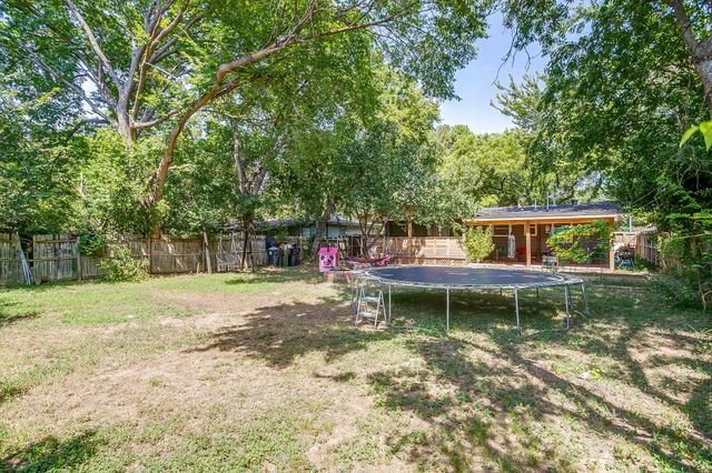 702 Lombardy Lane, Arlington, TX 76013