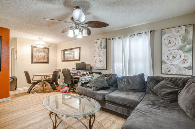 702 Lombardy Lane, Arlington, TX 76013