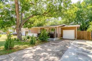 702 Lombardy Lane, Arlington, TX 76013