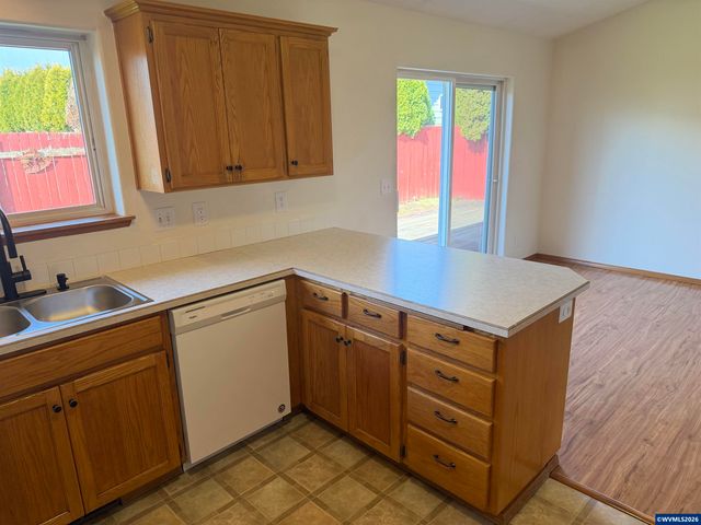 6853 Arborwood Ct NE, Keizer, OR 97303