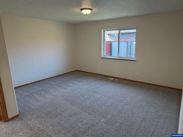 6853 Arborwood Ct NE, Keizer, OR 97303