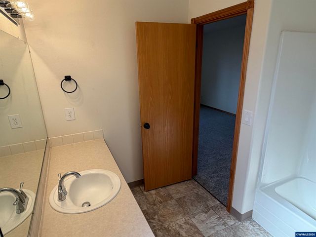 6853 Arborwood Ct NE, Keizer, OR 97303