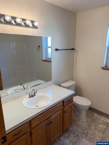 6853 Arborwood Ct NE, Keizer, OR 97303