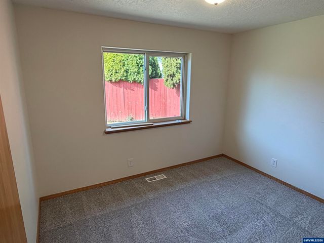 6853 Arborwood Ct NE, Keizer, OR 97303