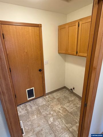 6853 Arborwood Ct NE, Keizer, OR 97303