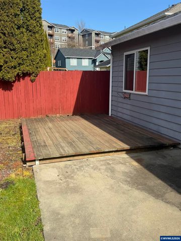 6853 Arborwood Ct NE, Keizer, OR 97303