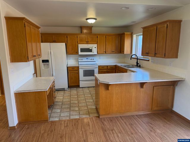 6853 Arborwood Ct NE, Keizer, OR 97303