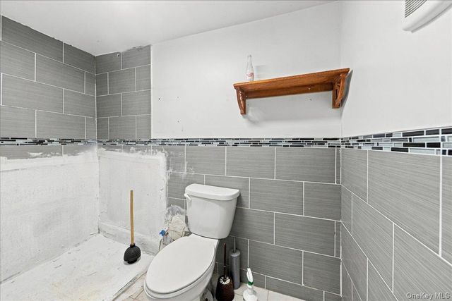 1385 Bronx River Avenue, Bronx, NY 10472