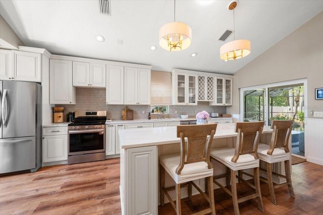 848 CHRISTINA CIRCLE, Oldsmar, FL 34677