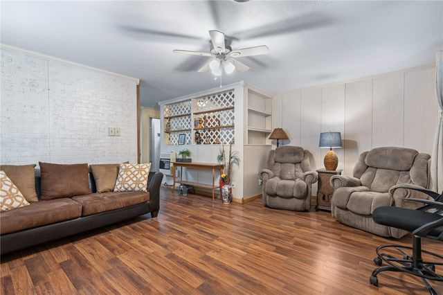 10381 N 7 Highway, Harrison, AR 72601