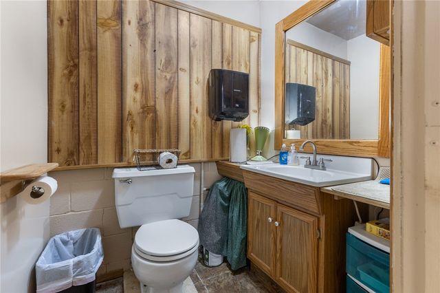 10381 N 7 Highway, Harrison, AR 72601