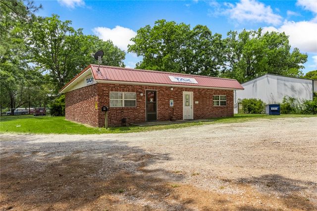 10381 N 7 Highway, Harrison, AR 72601
