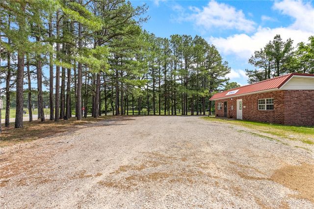 10381 N 7 Highway, Harrison, AR 72601