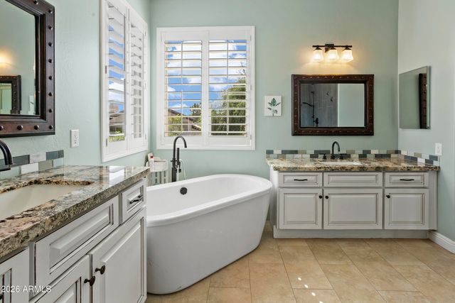 6737 E EVANS Drive, Scottsdale, AZ 85254