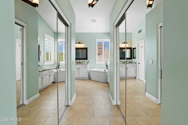 6737 E EVANS Drive, Scottsdale, AZ 85254