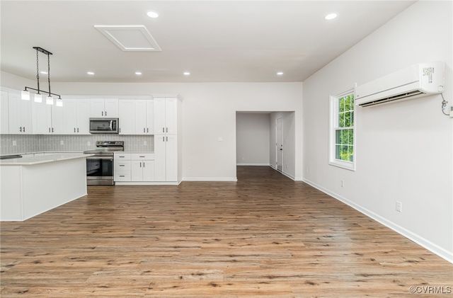24 Hummingbird Ln, Cumberland, VA 23040