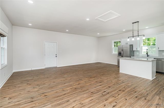 24 Hummingbird Ln, Cumberland, VA 23040