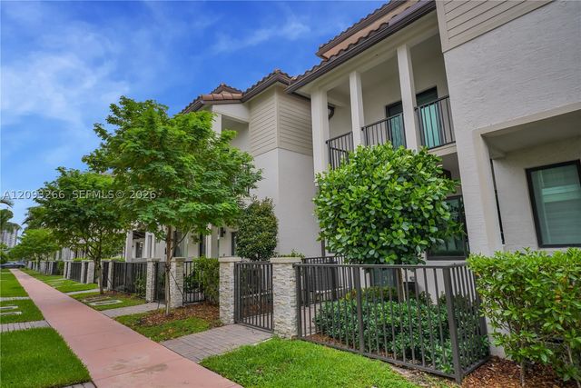 4539 NW 83rd Pkwy, Doral, FL 33166