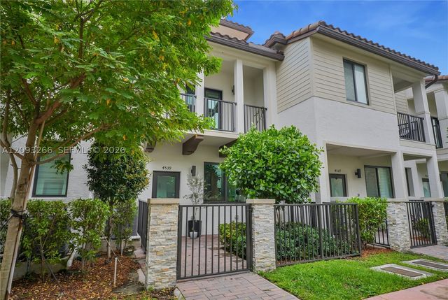 4539 NW 83rd Pkwy, Doral, FL 33166