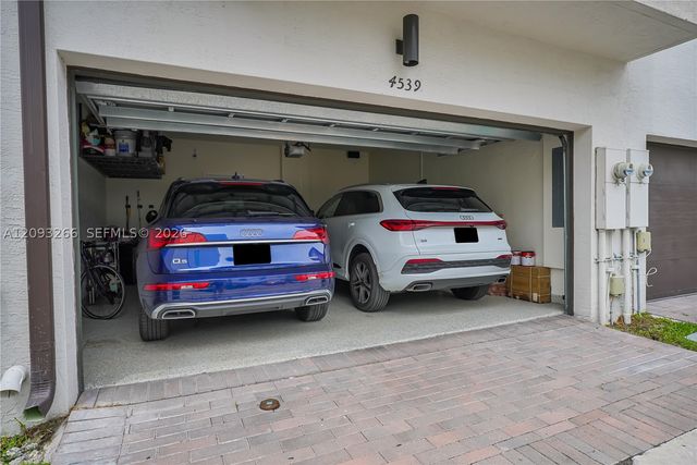 4539 NW 83rd Pkwy, Doral, FL 33166