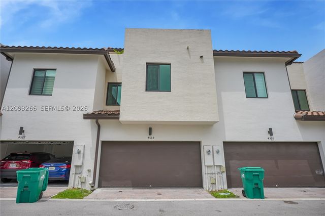 4539 NW 83rd Pkwy, Doral, FL 33166