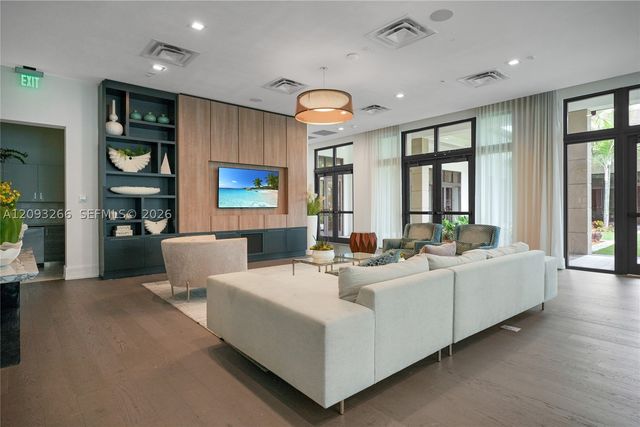 4539 NW 83rd Pkwy, Doral, FL 33166