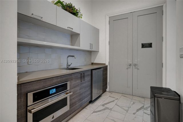 4539 NW 83rd Pkwy, Doral, FL 33166