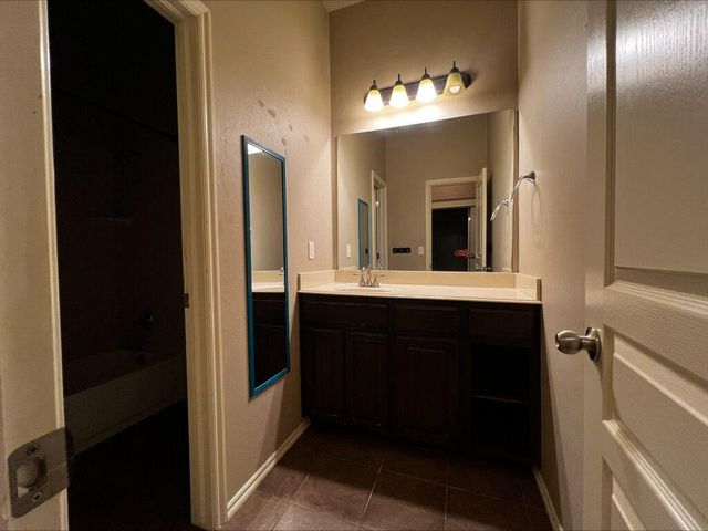 13111 Red Oak Drive, Choctaw, OK 73020