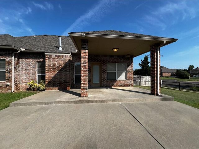 13111 Red Oak Drive, Choctaw, OK 73020