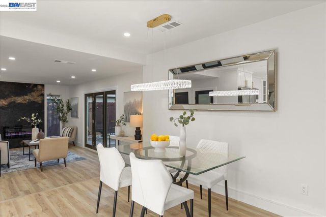 6332 Rockrose Dr, Newark, CA 94560