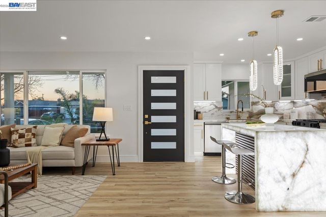 6332 Rockrose Dr, Newark, CA 94560