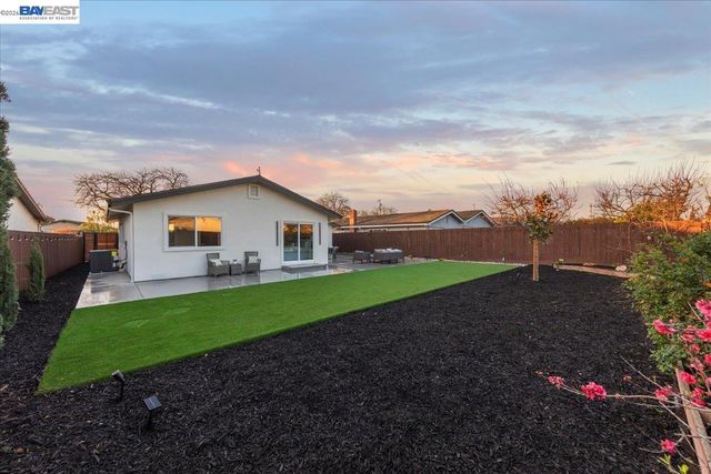 6332 Rockrose Dr, Newark, CA 94560