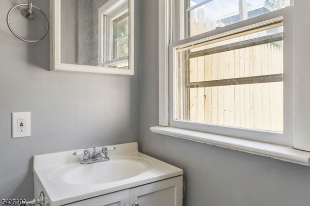 11 Hudson St, Phillipsburg Town, NJ 08865