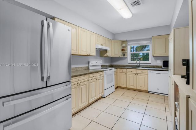 312 NW 35th Street, Oakland Park, FL 33309