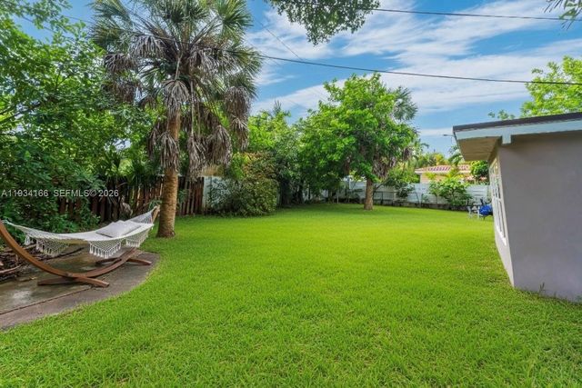 312 NW 35th Street, Oakland Park, FL 33309